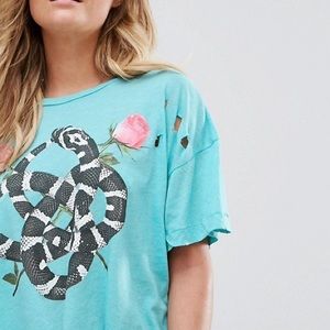 EUC Wildfox Distressed Snake Tee